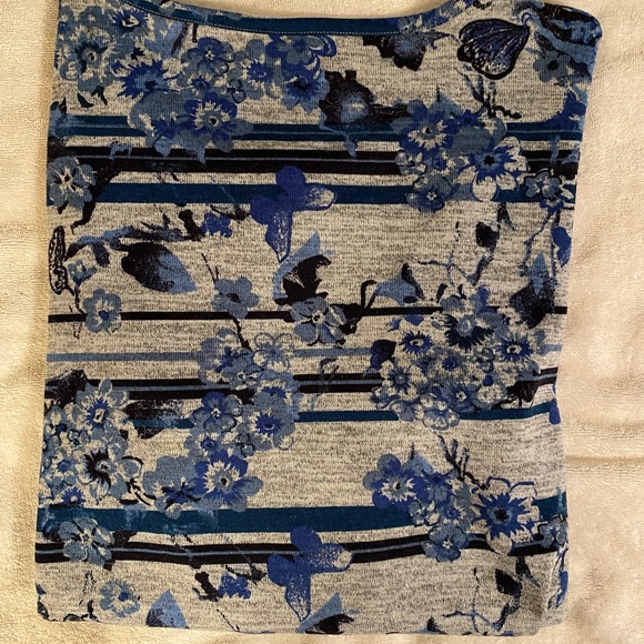 Ladies 3/4 sleeve lightweight floral print top - Picture 3 of 13